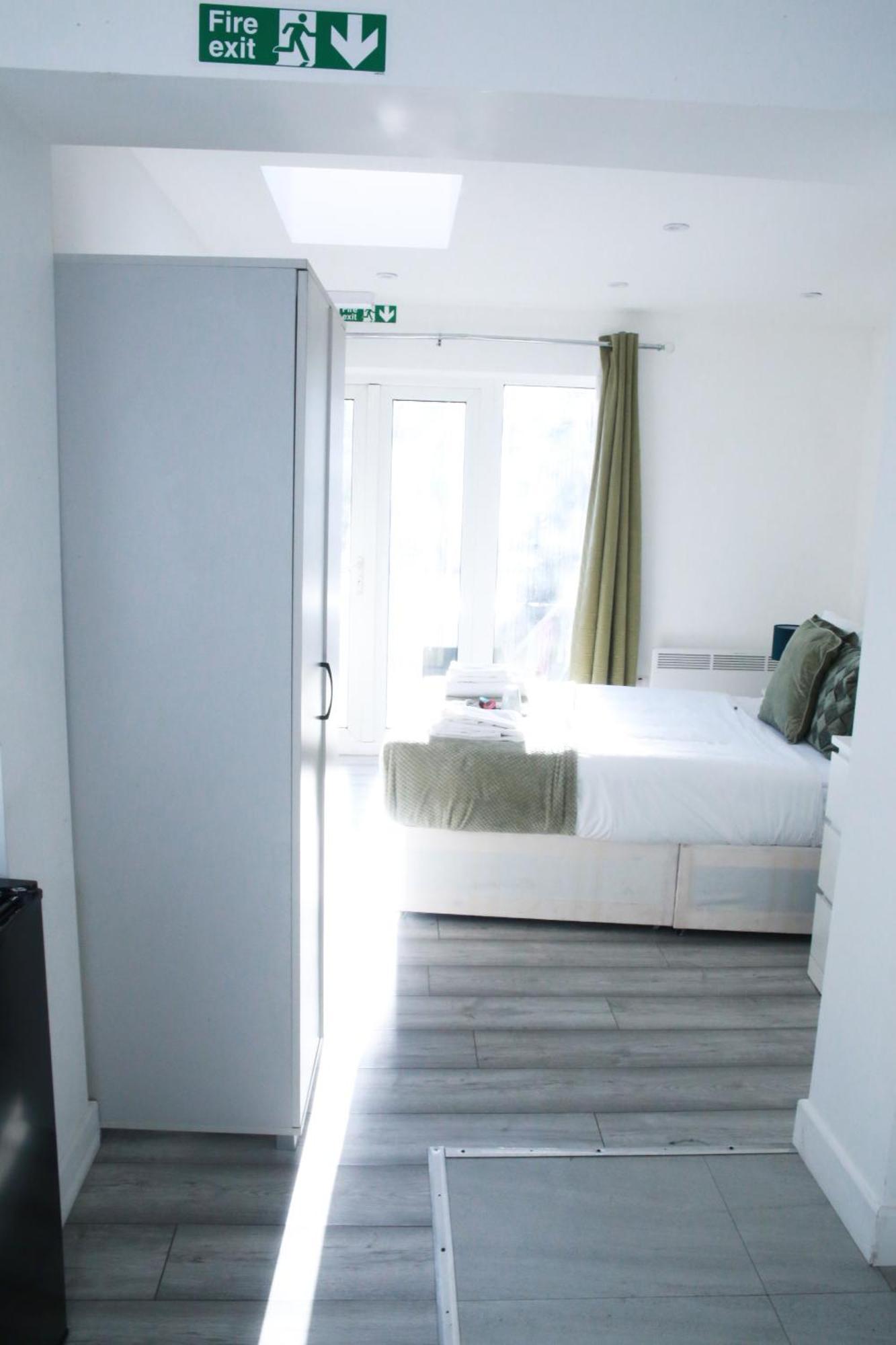 Central Harrow Cozy Apartment With Free Parking Harrow on the Hill Ngoại thất bức ảnh